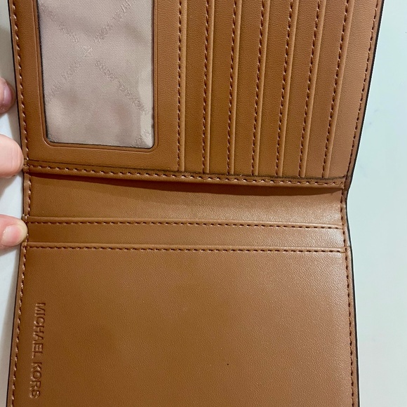 Michael Kors Jet Set Travel Travel Passport Wallet in Brown - Picture 2 of 3